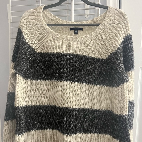 Cozy American Eagle Sweater - Picture 2 of 3